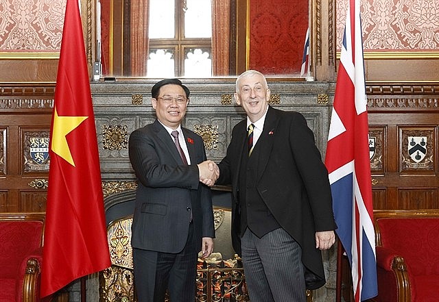 National Assembly Chairman Vương Đình Huệ on Wednesday held talks with Speaker of the House of Commons Sir Lindsay Hoyle in London. VNA/VNS Photo Doãn Tấn National Assembly Chairman Vương Đình Huệ on Wednesday held talks with Speaker of the House of Commons Sir Lindsay Hoyle in London. VNA/VNS Photo Doãn Tấn