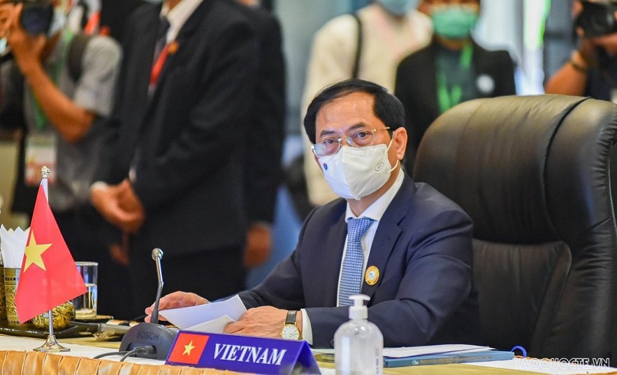 Vietnamese Foreign Minister Bui Thanh Son attends and delivers a speech at the meeting. (Photo: baoquocte.vn) Vietnamese Foreign Minister Bui Thanh Son attends and delivers a speech at the meeting. (Photo: baoquocte.vn)