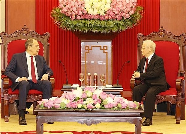 Party General Secretary Nguyen Phu Trong (R) receives Russian FM Sergey Lavrov. (Photo: VNA) Party General Secretary Nguyen Phu Trong (R) receives Russian FM Sergey Lavrov. (Photo: VNA)