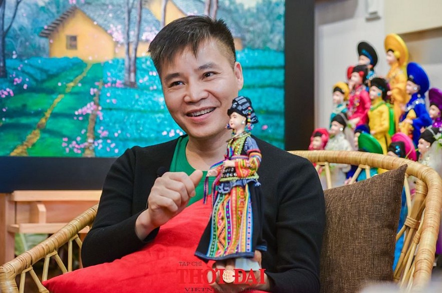 Vietnamese Artist Promotes Traditional Clothes Through Doll Collection Vietnamese Artist Promotes Traditional Clothes Through Doll Collection