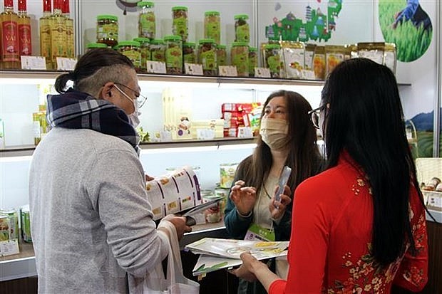 Vietnamese businesses introduce their products at Foodex Japan 2022. (Photo: VNA) Vietnamese businesses introduce their products at Foodex Japan 2022. (Photo: VNA)
