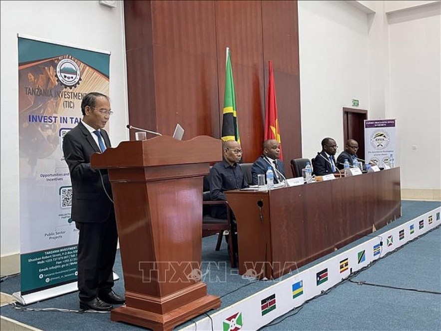 Vietnamese Ambassador to Tanzania Nguyen Nam Tien speaks at the event. Photo: VOV Vietnamese Ambassador to Tanzania Nguyen Nam Tien speaks at the event. Photo: VOV