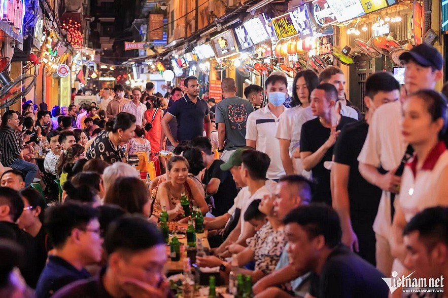 Having a Blast at Hanoi's Beer Street Having a Blast at Hanoi's Beer Street
