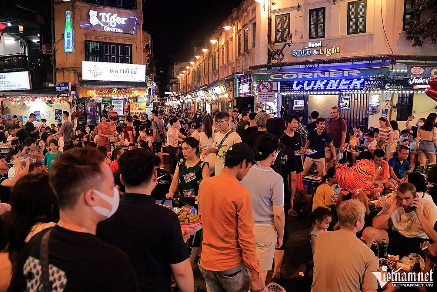 Having a Blast at Hanoi's Beer Street Having a Blast at Hanoi's Beer Street