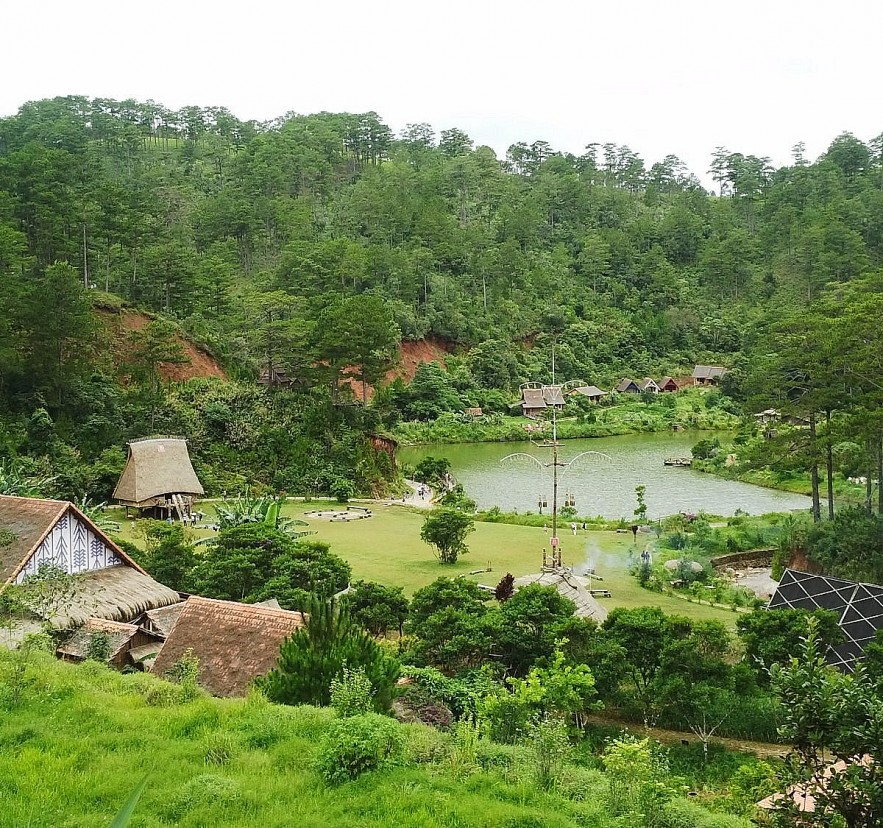 Cu Lan village is nearly 30km from Da Lat city center and nestled at the foot of Lang Biang mountain. Cu Lan village is nearly 30km from Da Lat city center and nestled at the foot of Lang Biang mountain.