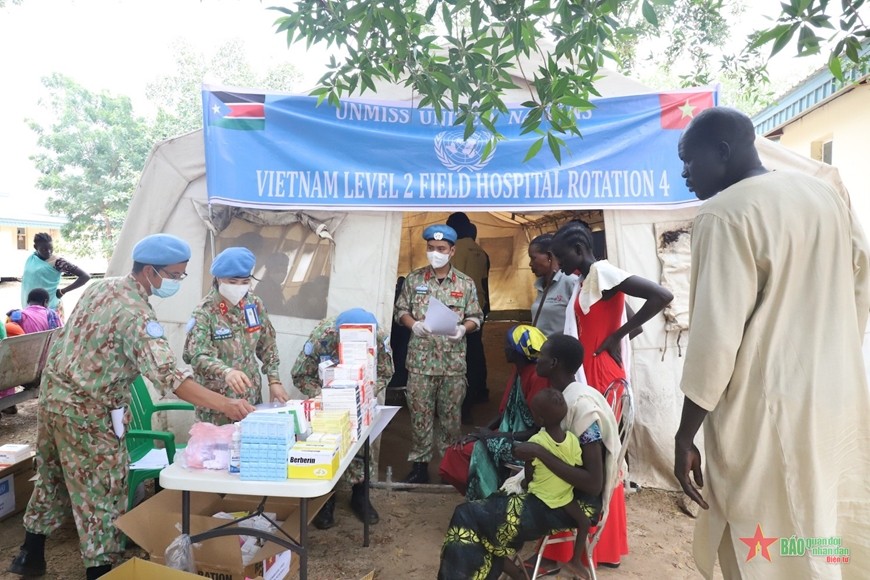 Offering free medicines. Source: PANO Offering free medicines. Source: PANO