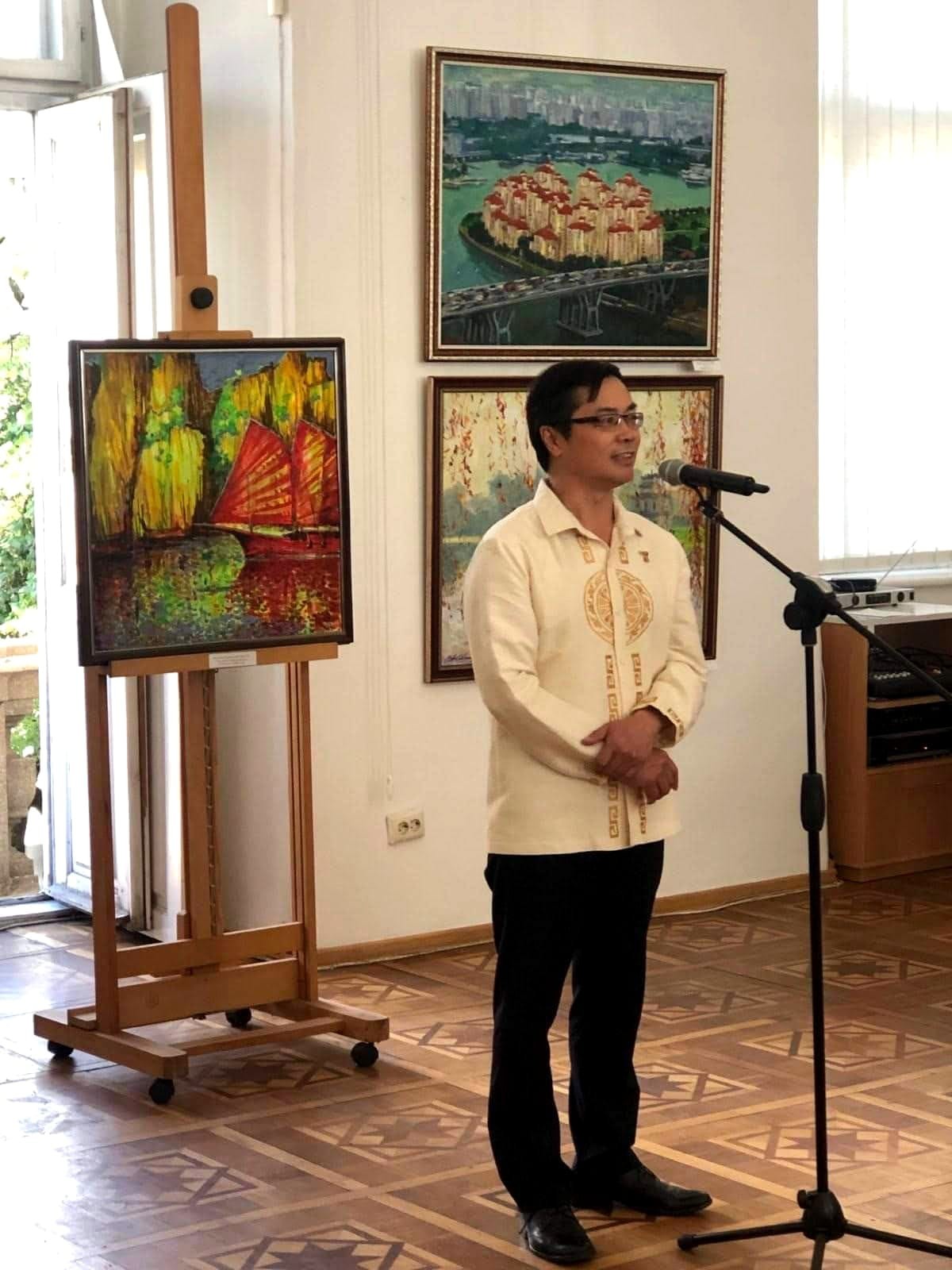 Vietnam Painting Exhibition Held in Ukrainian City Vietnam Painting Exhibition Held in Ukrainian City