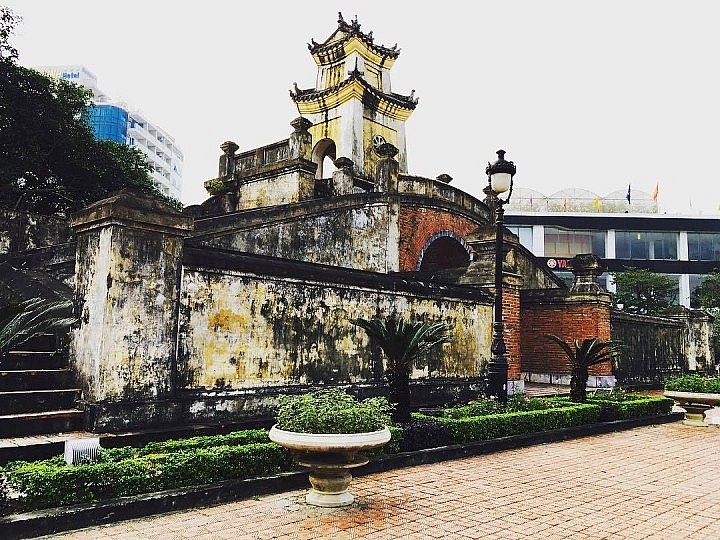 The Nearly 400-Year-Old Ancient Citadel in Quang Binh Once Famous Throughout Vietnam Walking Through Quang Binh's Centuries-old Citadel
