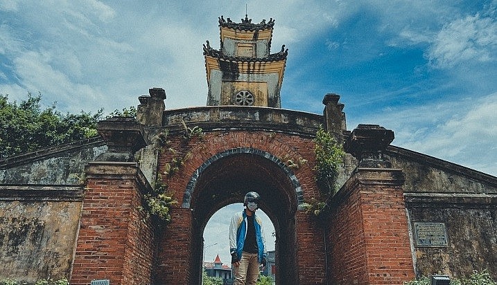 The Nearly 400-Year-Old Ancient Citadel in Quang Binh Once Famous Throughout Vietnam Walking Through Quang Binh's Centuries-old Citadel
