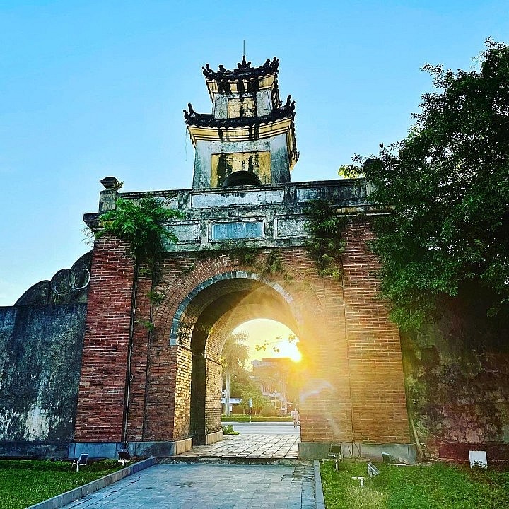 The Nearly 400-Year-Old Ancient Citadel in Quang Binh Once Famous Throughout Vietnam Walking Through Quang Binh's Centuries-old Citadel