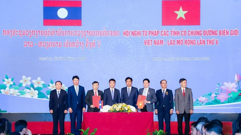 Leaders of the Ministry of Justice of Vietnam and the Ministry of Justice of Laos signed the cooperation program in 2023. Leaders of the Ministry of Justice of Vietnam and the Ministry of Justice of Laos signed the cooperation program in 2023.