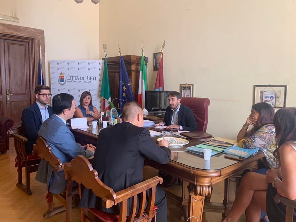 Vietnamese Ambassador to Italy Duong Hai Hung works with representatives of the Central Government Representative Office in Rieti. Source: Vietnam's embassy Vietnamese Ambassador to Italy Duong Hai Hung works with representatives of the Central Government Representative Office in Rieti. Source: Vietnam's embassy
