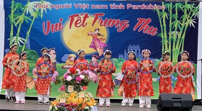 Vietnamese to Celebrate Mid-Autumn Festival in Pardubice, Czech Republic Vietnamese to Celebrate Mid-Autumn Festival in Pardubice, Czech Republic