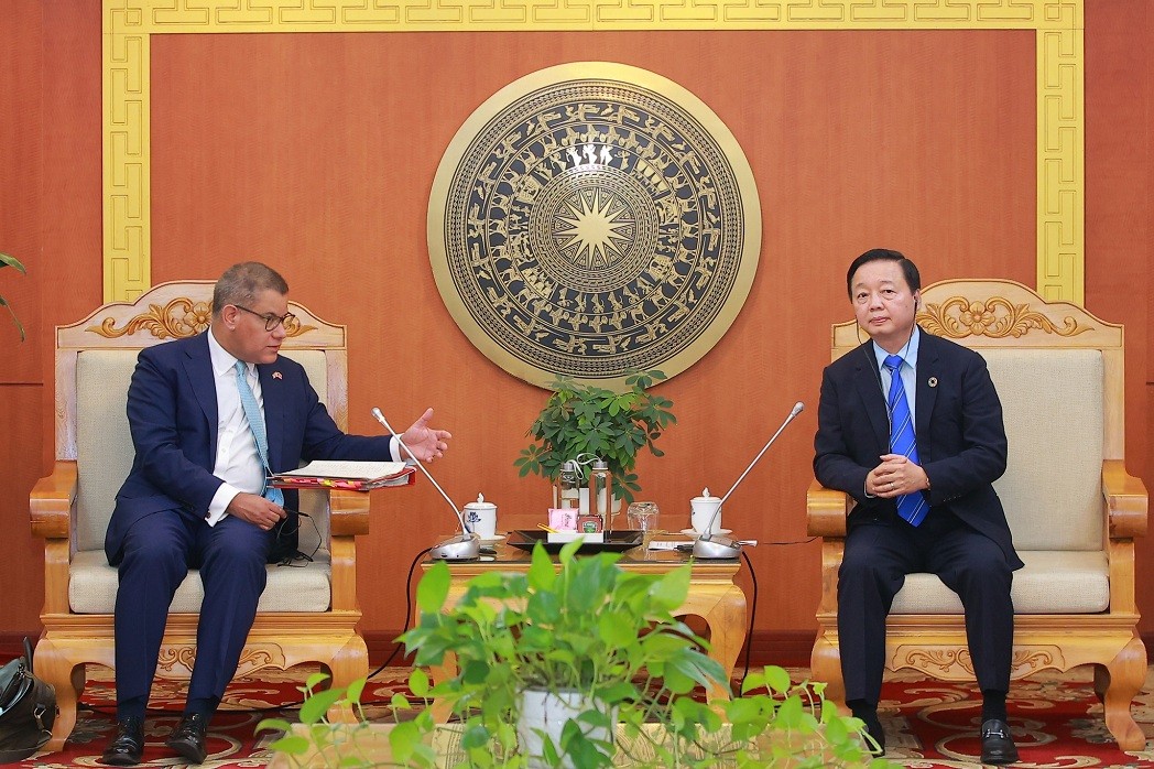COP26 President Returns to VietNam to Drive Progress on Clean Energy Transition COP26 President Returns to VietNam to Drive Progress on Clean Energy Transition