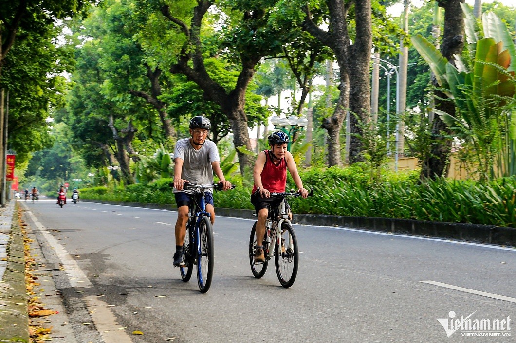 Peaceful Beauty of Hanoi During the National Holiday Peaceful Beauty of Hanoi During the National Holiday