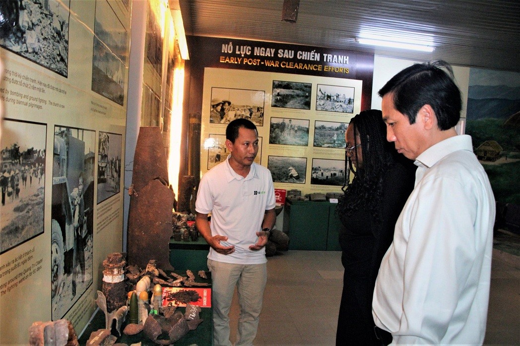 US Continues To Support Quang Tri Clearing UXOs