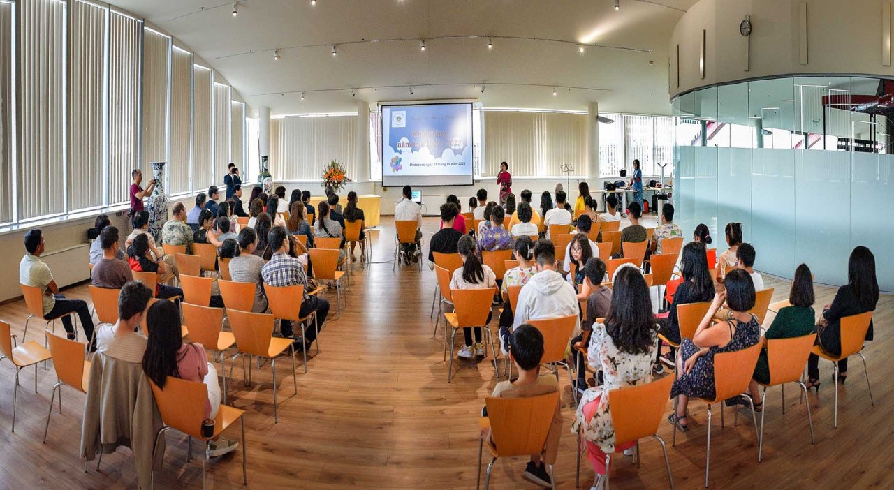 Day to Honor Vietnamese Language Held in Romania, Hungary Day to Honor Vietnamese Language Held in Romania, Hungary