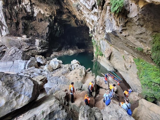IUCN Promotes Cooperation in Cave Tourism Between Vietnam-Laos IUCN Promotes Cooperation in Cave Tourism Between Vietnam-Laos