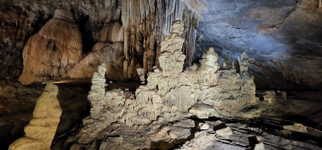 IUCN Promotes Cooperation in Cave Tourism Between Vietnam-Laos IUCN Promotes Cooperation in Cave Tourism Between Vietnam-Laos