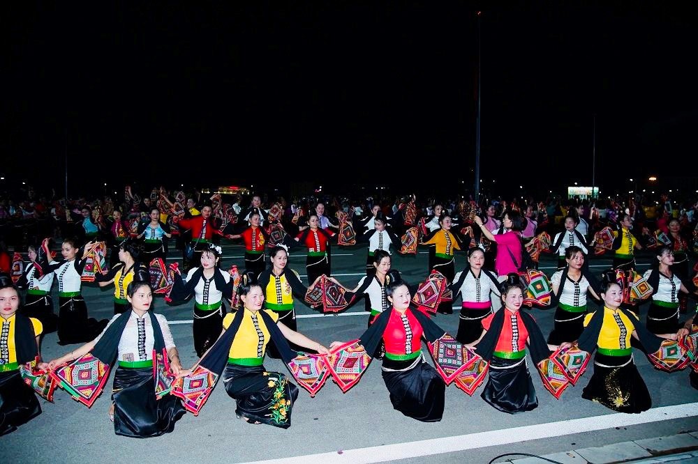 Art of Xoe Dance of Thai Ethnic People Honoured in Son La Province Art of Xoe Dance of Thai Ethnic People Honoured in Son La Province