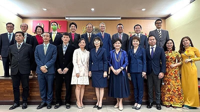 Thai enterprises receive the Vietnamese Foreign Minister's certificates of merit for their contributions to fighting Covid-19. Thai enterprises receive the Vietnamese Foreign Minister's certificates of merit for their contributions to fighting Covid-19.