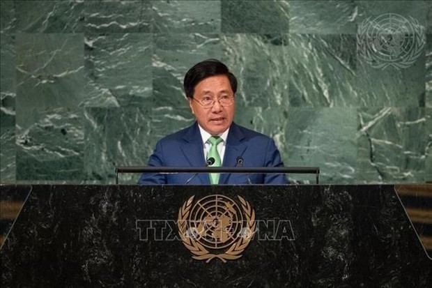Standing Deputy PM meets Lao counterpart in New York Standing Deputy PM meets Lao counterpart in New York