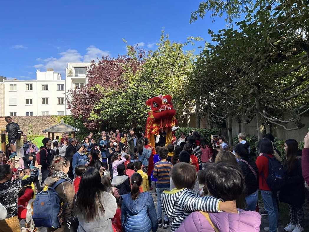 Children Celebrate Mid-Autumn Festival at Vietnamese Family Festival in Belgium Children Celebrate Mid-Autumn Festival at Vietnamese Family Festival in Belgium