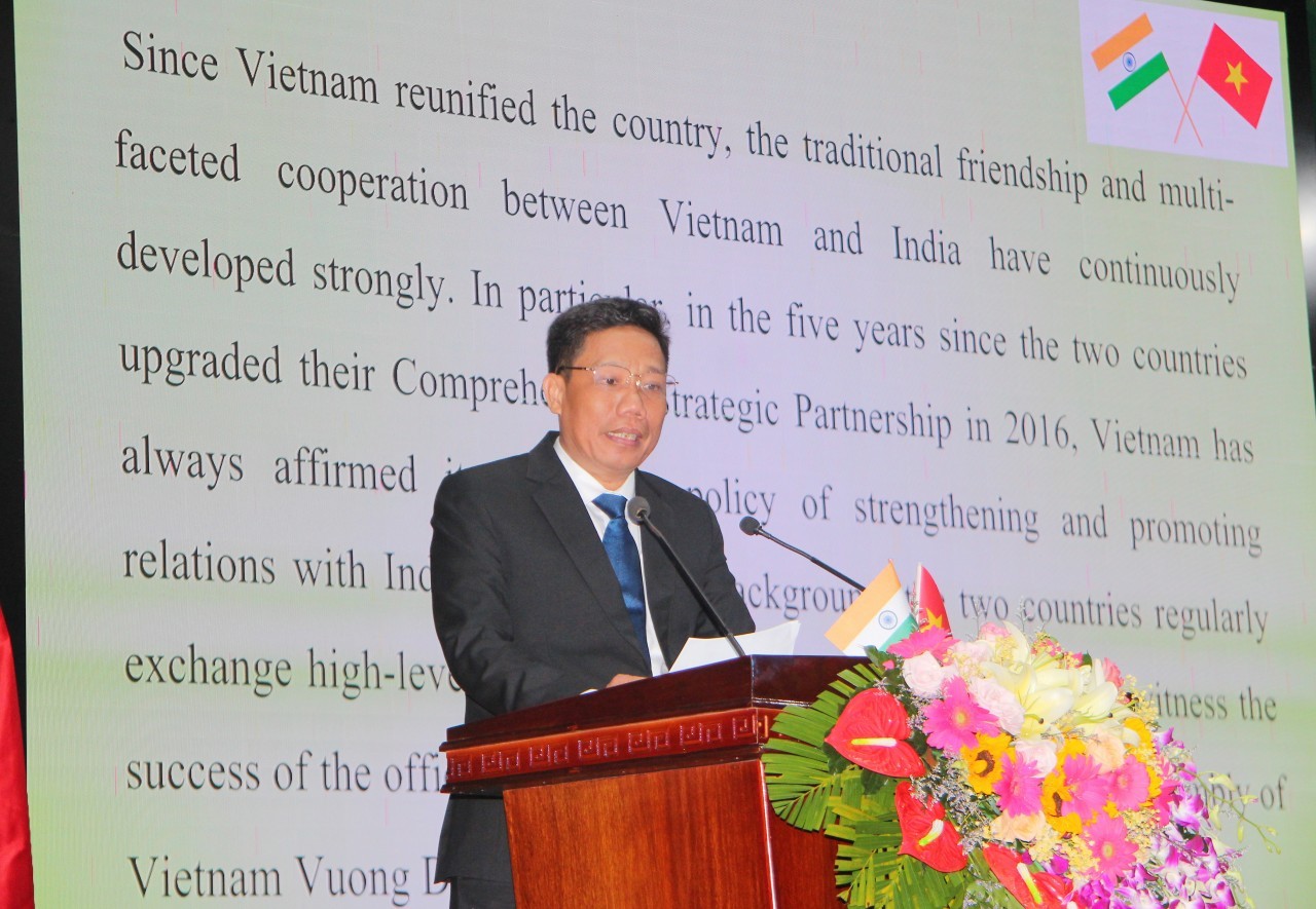 Vice Chairman of the municipal People’s Committee Nguyen Thuc Hien delivers his speech at the event. Photo: VNT Vice Chairman of the municipal People’s Committee Nguyen Thuc Hien delivers his speech at the event. Photo: VNT