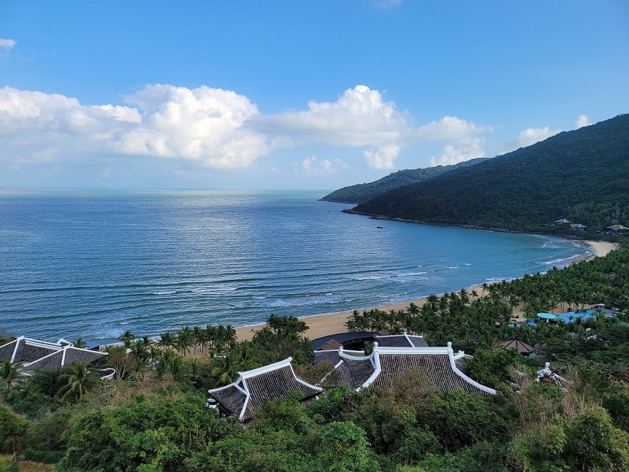 InterContinental Danang is located on Son Tra peninsula overlooking the bay InterContinental Danang is located on Son Tra peninsula overlooking the bay