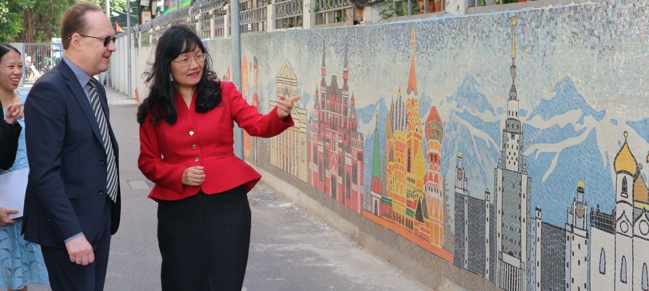 Mural Honors Vietnam – Russia Comprehensive Strategic Partnership Mural Honors Vietnam – Russia Comprehensive Strategic Partnership