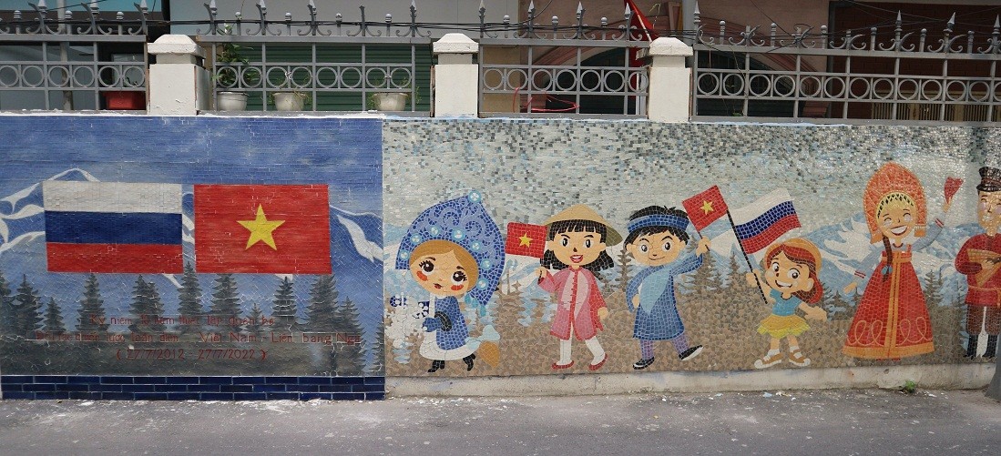 Mural Honors Vietnam – Russia Comprehensive Strategic Partnership Mural Honors Vietnam – Russia Comprehensive Strategic Partnership