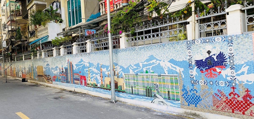 Mural Honors Vietnam – Russia Comprehensive Strategic Partnership Mural Honors Vietnam – Russia Comprehensive Strategic Partnership