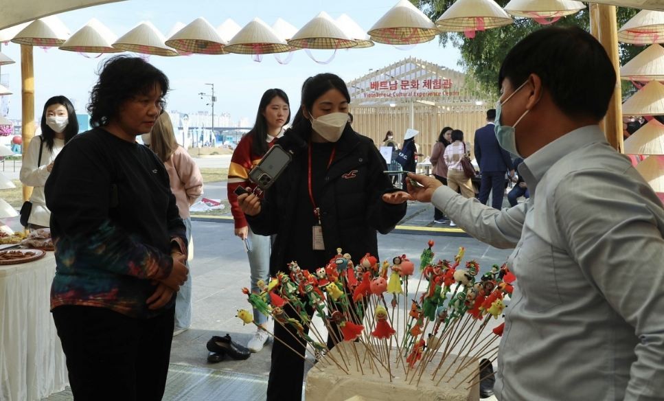 Vietnamese Culture and Tourism Promoted in the RoK Vietnamese Culture and Tourism Promoted in the RoK