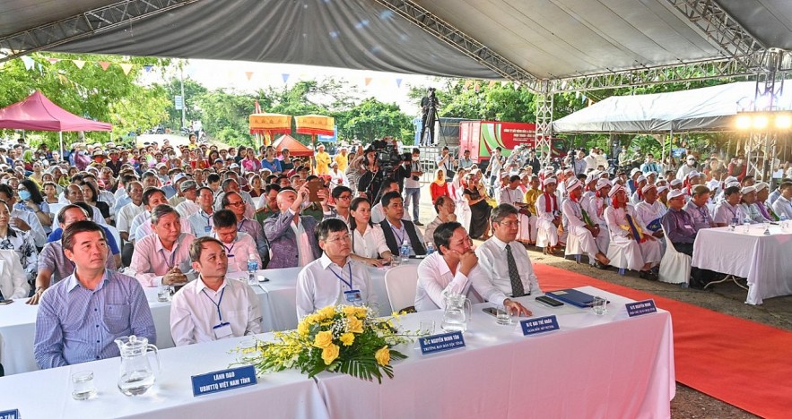 Cham people In Binh Thuan Province Celebrate Kate Festival Cham people In Binh Thuan Province Celebrate Kate Festival