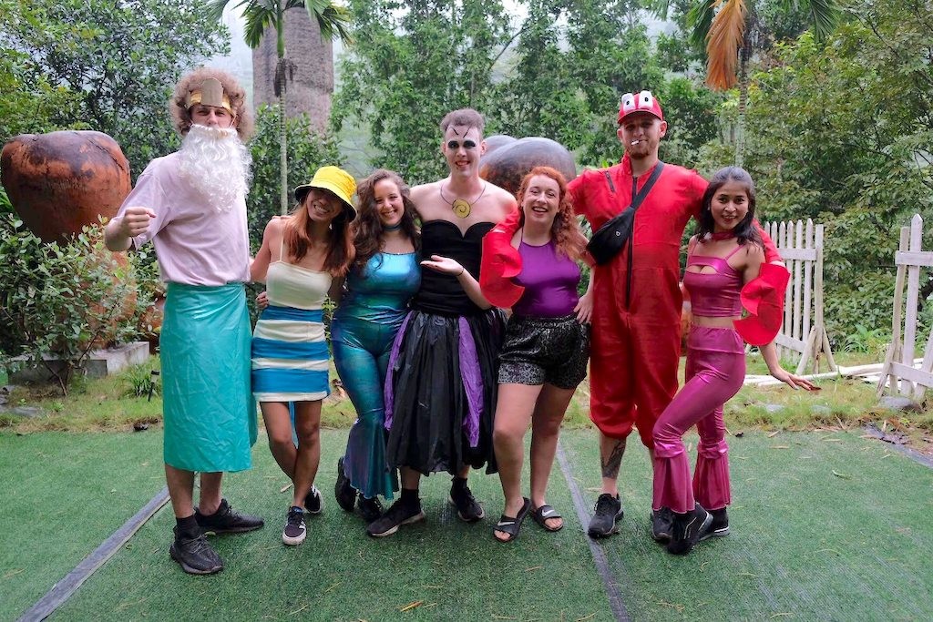 Halloweekend: Expats Prefer Close, Creative Gatherings for Halloween Halloweekend: Expats Prefer Close, Creative Gatherings for Halloween