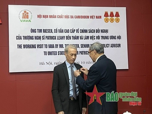 The “For Agent Orange/Dioxin victims” insignia presented to Tim Rieser in recognition of his contributions to supporting AO victims. Source: PANO The “For Agent Orange/Dioxin victims” insignia presented to Tim Rieser in recognition of his contributions to supporting AO victims. Source: PANO