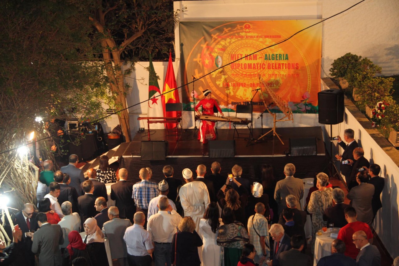 Vietnam's art performance at the event. Source: Vietnamese Embassy in Algeria Vietnam's art performance at the event. Source: Vietnamese Embassy in Algeria