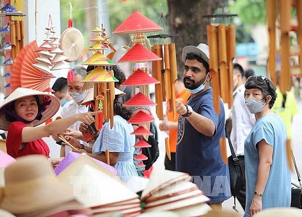 Nearly 983,000 international tourists have visited Hanoi between January and October Nearly 983,000 international tourists have visited Hanoi between January and October