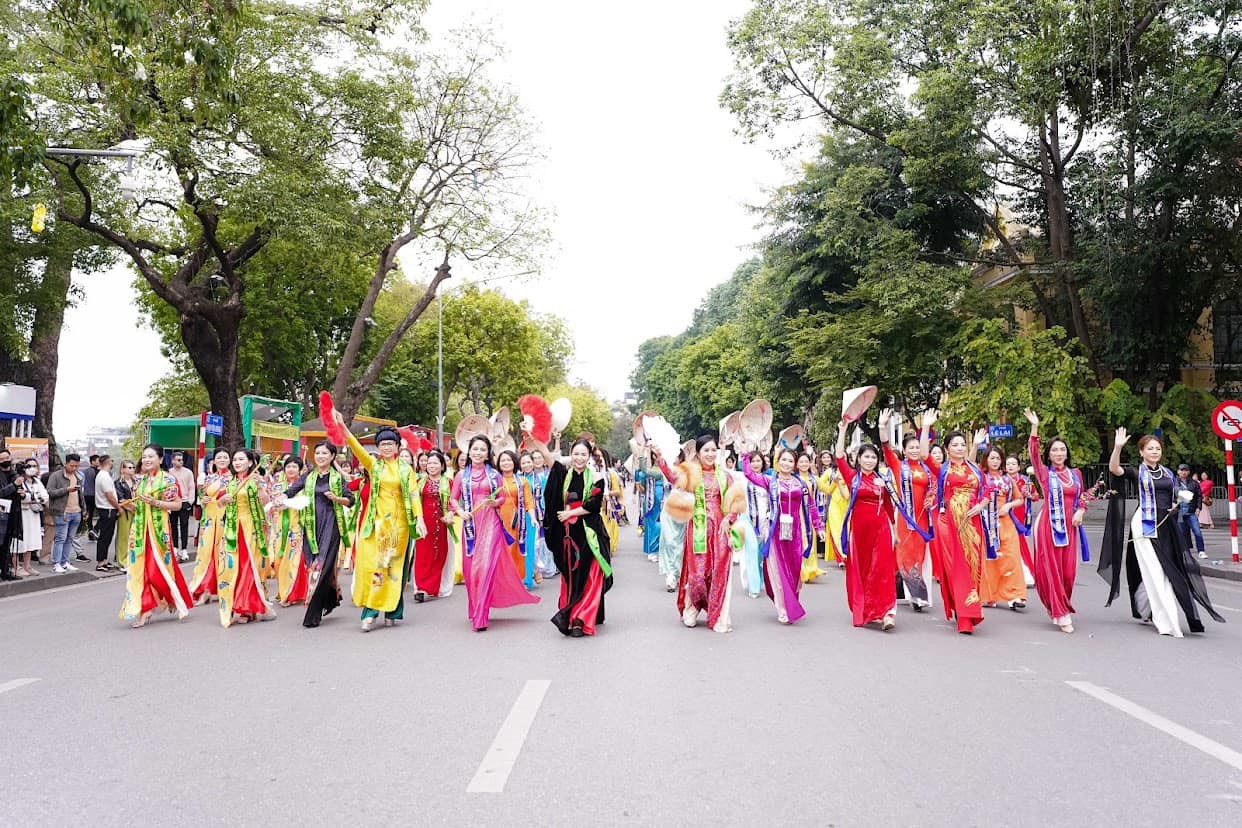 Hanoi Tourism Ao Dai Festival to Hold in Late October Hanoi Tourism Ao Dai Festival to Hold in Late October