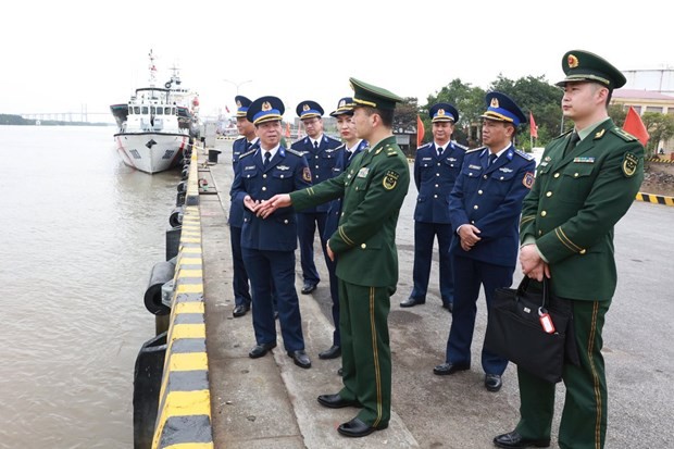 CCG delegation visit Vietnam Coast Guard Region 1. Photo: VNA CCG delegation visit Vietnam Coast Guard Region 1. Photo: VNA