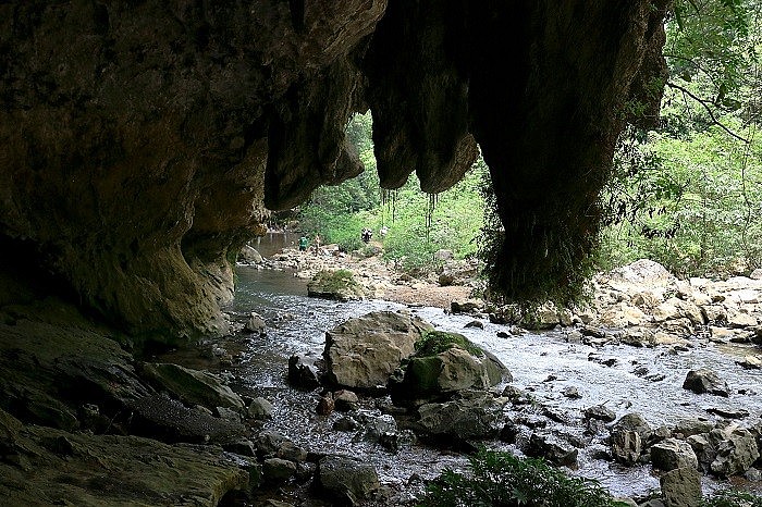 The Unique Natural Structure of Kem Coong Cave in Cao Bang The Unique Natural Structure of Kem Coong Cave in Cao Bang