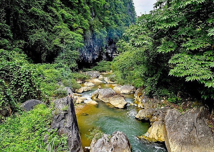 The Unique Natural Structure of Kem Coong Cave in Cao Bang The Unique Natural Structure of Kem Coong Cave in Cao Bang