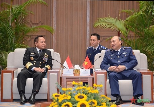 Major General Le Quang Dao (right) and Vice Admiral Aan Kurnia at the meeting. Source: PANO Major General Le Quang Dao (right) and Vice Admiral Aan Kurnia at the meeting. Source: PANO