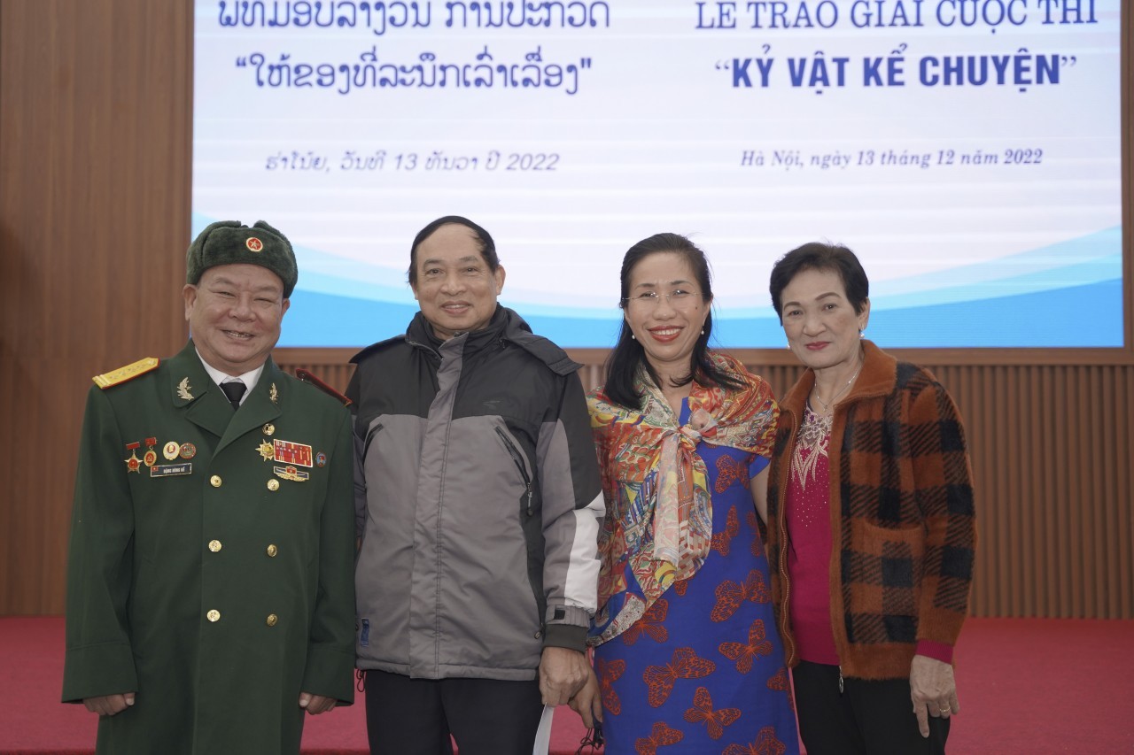 kỷ vật kể chuyện