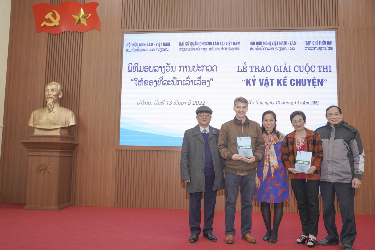 kỷ vật kể chuyện