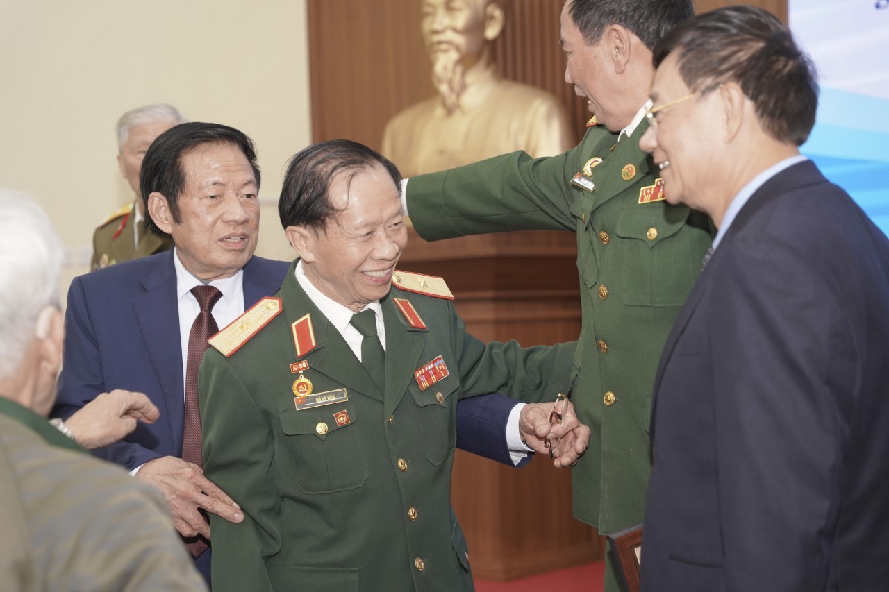 kỷ vật kể chuyện