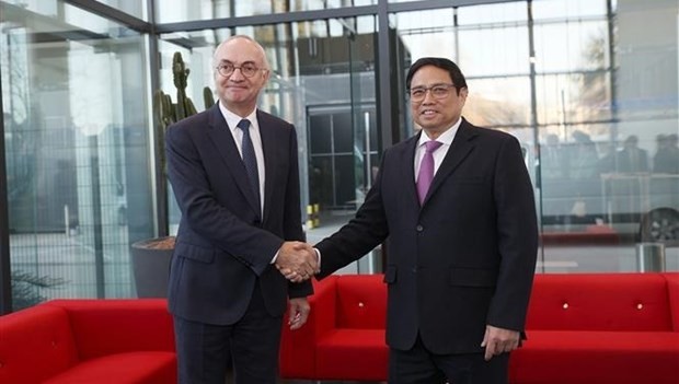 IMEC President and CEO Luc Van den hove receives Prime Minister Pham Minh Chinh on December 15. Photo: VNA IMEC President and CEO Luc Van den hove receives Prime Minister Pham Minh Chinh on December 15. Photo: VNA