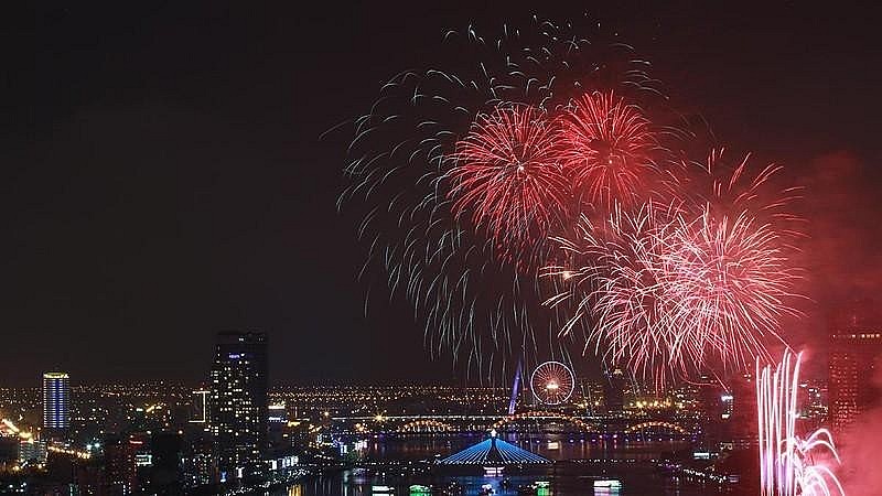 Da Nang to set off fireworks to welcome Lunar New Year. Da Nang to set off fireworks to welcome Lunar New Year.