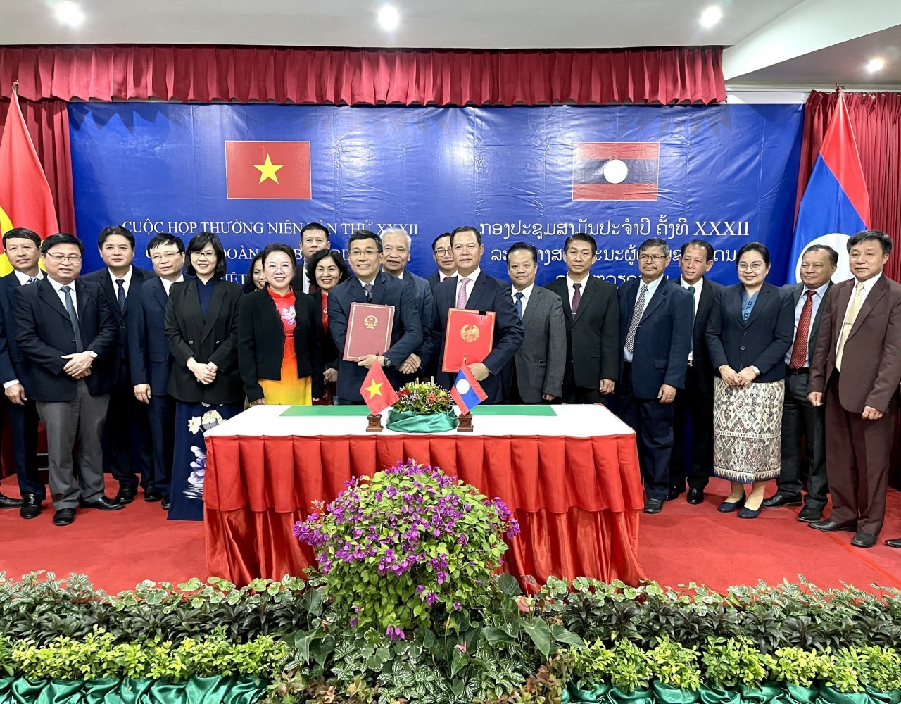 Vietnam, Laos Discuss Border Work Vietnam, Laos Discuss Border Work