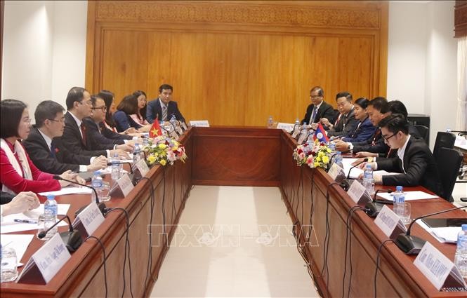 Vietnamese, Lao Young Parliamentarians Beef Up Cooperation Vietnamese, Lao Young Parliamentarians Beef Up Cooperation